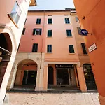 Lambrusco In The Heart Of Appartement *