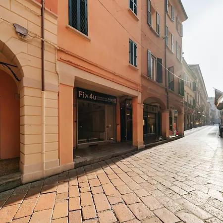 Lambrusco In The Heart Of Apartamento *