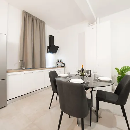 Lambrusco In The Heart Of Apartamento *