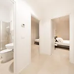 Lambrusco In The Heart Of 아파트 *